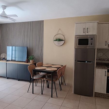 Greatly Located Apartment With Heated Pool, Los Cristianos Лос Кристианос Екстериор снимка