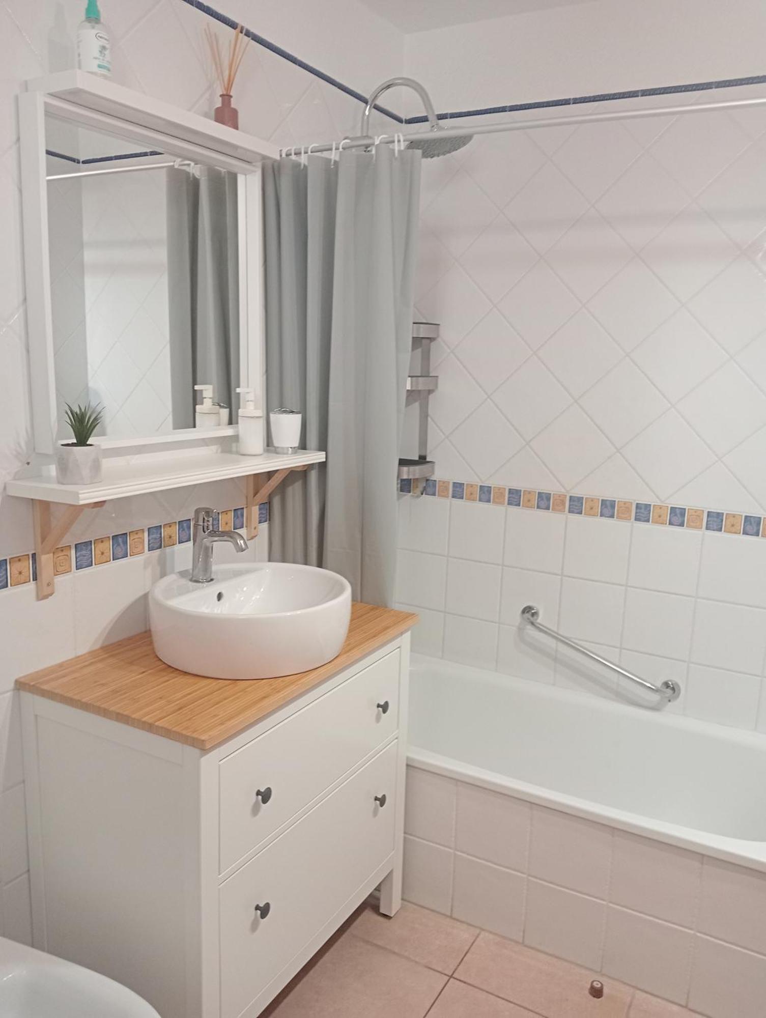 Greatly Located Apartment With Heated Pool, Los Cristianos Лос Кристианос Екстериор снимка