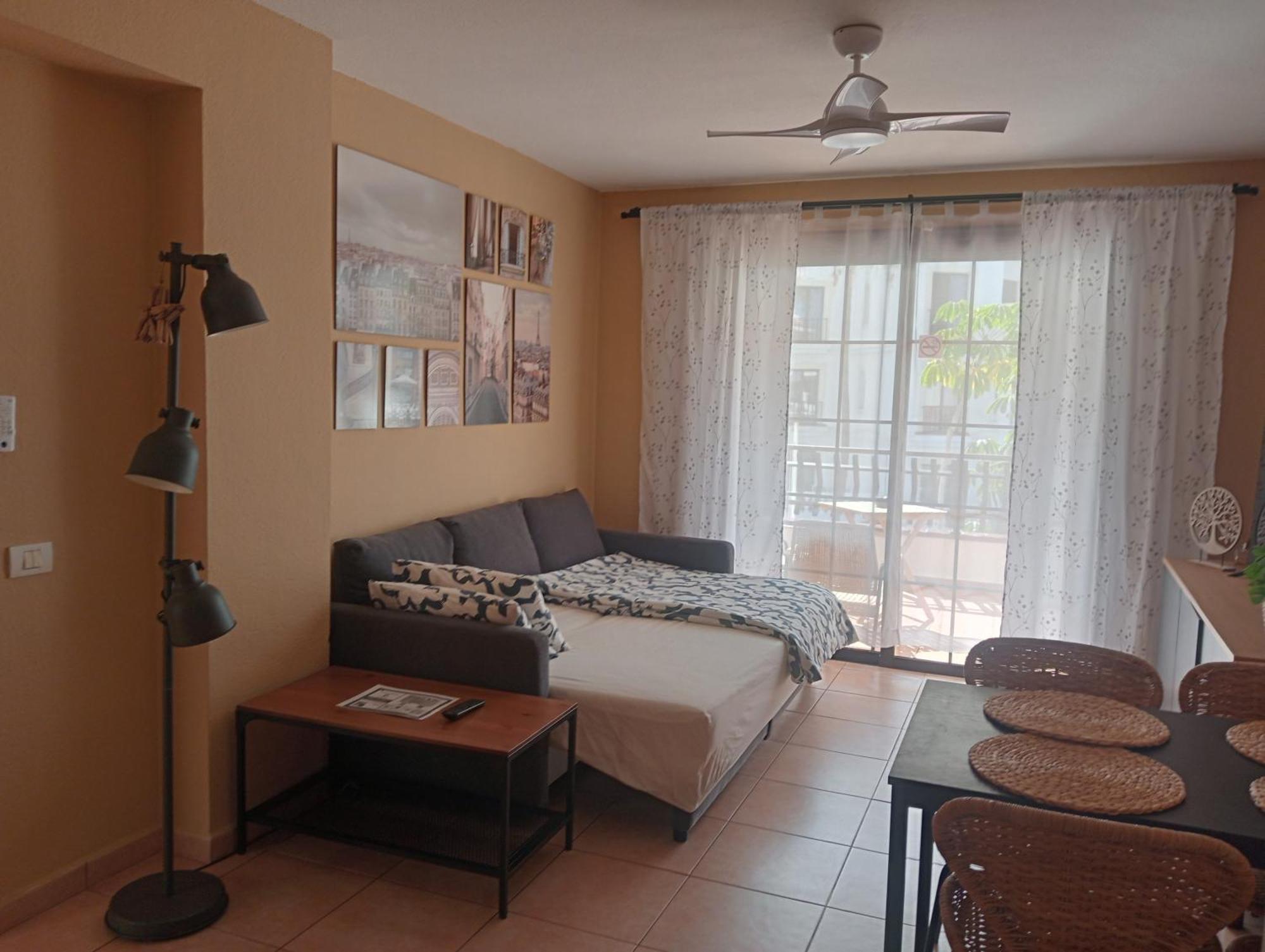 Greatly Located Apartment With Heated Pool, Los Cristianos Лос Кристианос Екстериор снимка