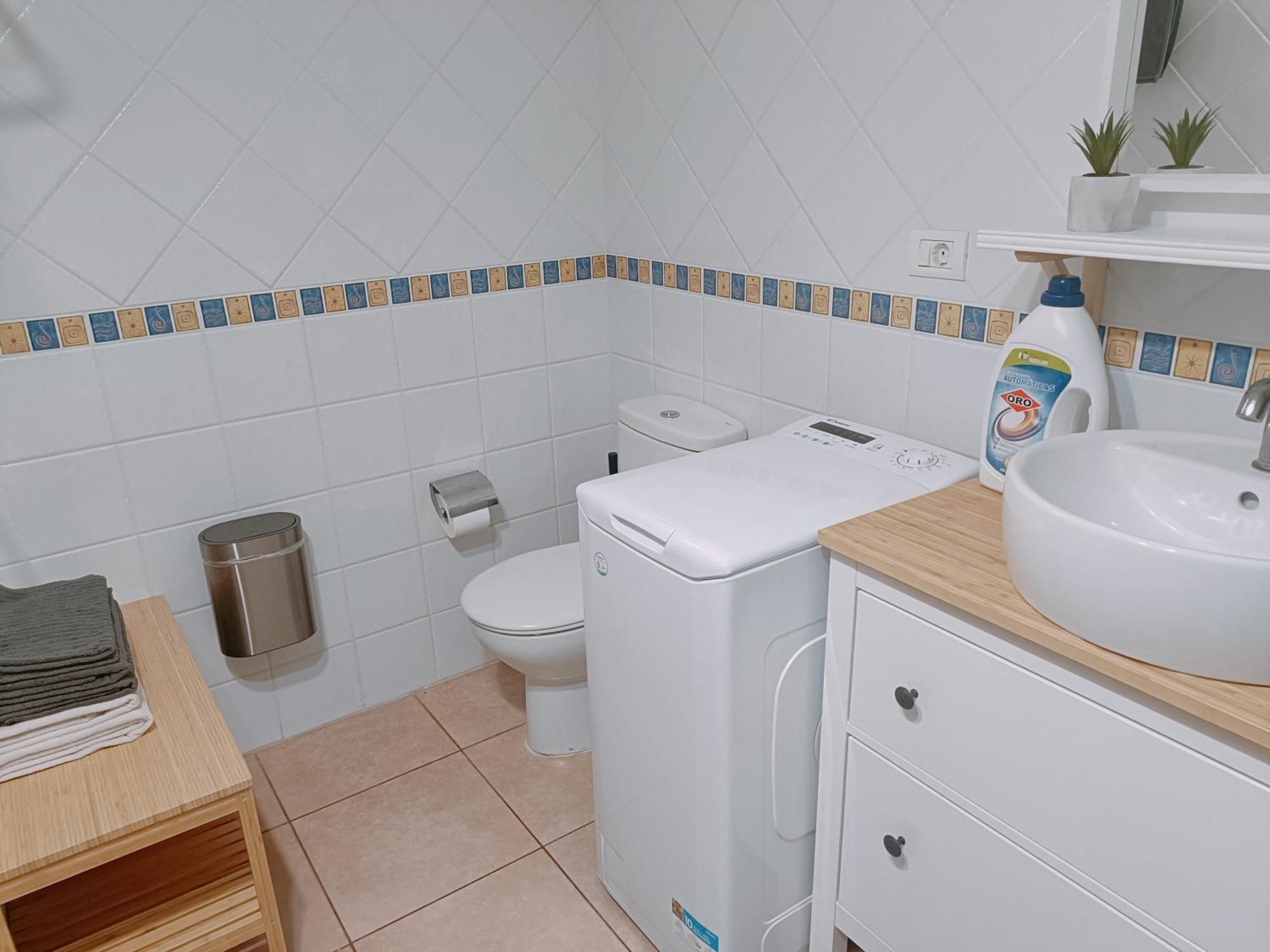 Greatly Located Apartment With Heated Pool, Los Cristianos Лос Кристианос Екстериор снимка